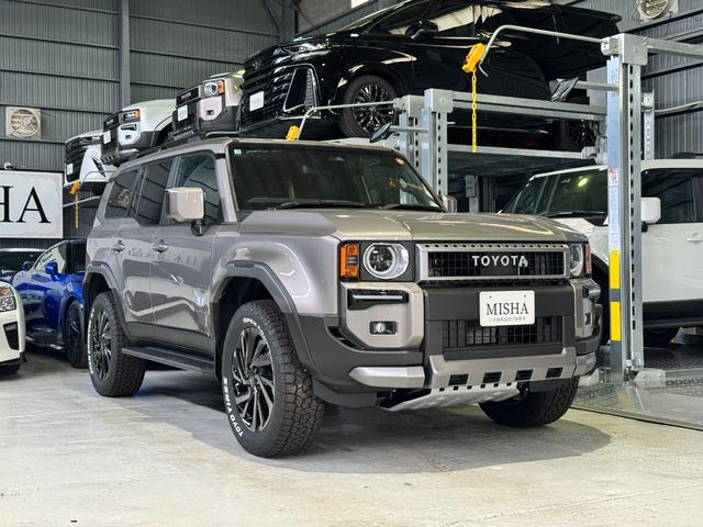 ランドクルーザー250 VX MODELLISTAエアロ装着/丸目型LEDヘッドランプ/20インチアルミホイール&タイヤセット/デジタルインナーミラー/チルト&スライド電動ムーンルーフ/フロアマット(3枚目)