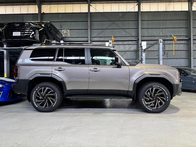 ランドクルーザー250 VX MODELLISTAエアロ装着/丸目型LEDヘッドランプ/20インチアルミホイール&タイヤセット/デジタルインナーミラー/チルト&スライド電動ムーンルーフ/フロアマット(17枚目)