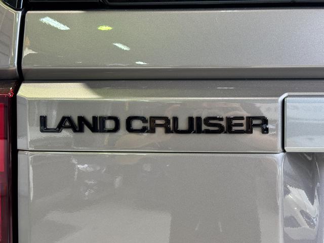 ランドクルーザー250 VX MODELLISTAエアロ装着/丸目型LEDヘッドランプ/20インチアルミホイール&タイヤセット/デジタルインナーミラー/チルト&スライド電動ムーンルーフ/フロアマット(42枚目)