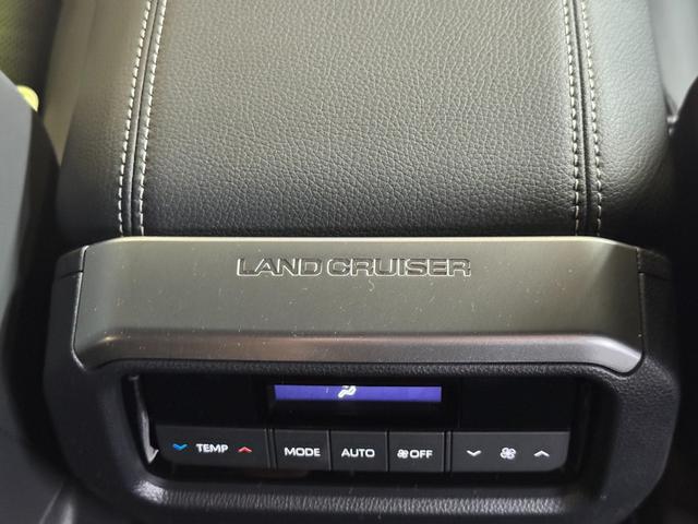 ランドクルーザー250 VX MODELLISTAエアロ装着/丸目型LEDヘッドランプ/20インチアルミホイール&タイヤセット/デジタルインナーミラー/チルト&スライド電動ムーンルーフ/フロアマット(64枚目)