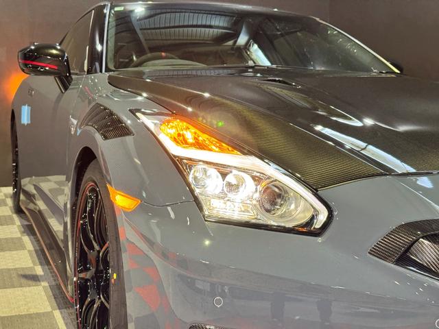 GT-R ニスモ スペシャルエディション 最終MY25モデル/専用RECARO製カーボンバックバケットシート/専用カーボン製エンジンフード//NISMO専用サスペンション/専用カーボンセラミックブレーキ/専用レイズ製アルミホイール(14枚目)