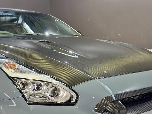 GT-R ニスモ スペシャルエディション 最終MY25モデル/専用RECARO製カーボンバックバケットシート/専用カーボン製エンジンフード//NISMO専用サスペンション/専用カーボンセラミックブレーキ/専用レイズ製アルミホイール(16枚目)