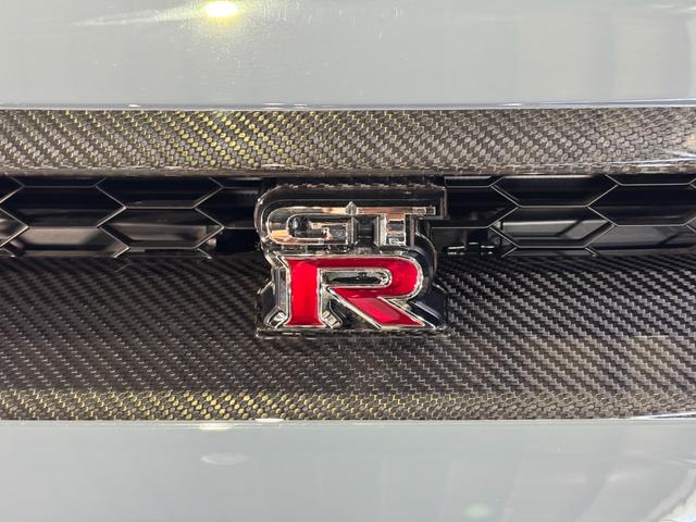 GT-R ニスモ スペシャルエディション 最終MY25モデル/専用RECARO製カーボンバックバケットシート/専用カーボン製エンジンフード//NISMO専用サスペンション/専用カーボンセラミックブレーキ/専用レイズ製アルミホイール(19枚目)