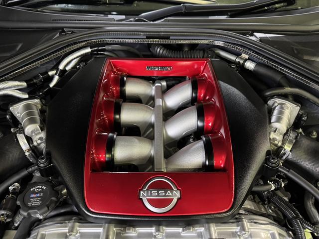 GT-R ニスモ スペシャルエディション 最終MY25モデル/専用RECARO製カーボンバックバケットシート/専用カーボン製エンジンフード//NISMO専用サスペンション/専用カーボンセラミックブレーキ/専用レイズ製アルミホイール(23枚目)