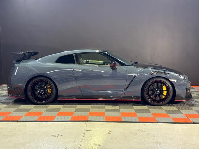 GT-R ニスモ スペシャルエディション 最終MY25モデル/専用RECARO製カーボンバックバケットシート/専用カーボン製エンジンフード//NISMO専用サスペンション/専用カーボンセラミックブレーキ/専用レイズ製アルミホイール(26枚目)