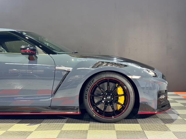 GT-R ニスモ スペシャルエディション 最終MY25モデル/専用RECARO製カーボンバックバケットシート/専用カーボン製エンジンフード//NISMO専用サスペンション/専用カーボンセラミックブレーキ/専用レイズ製アルミホイール(27枚目)