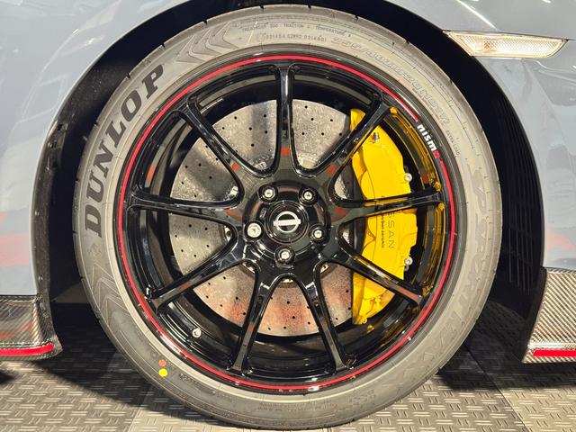 GT-R ニスモ スペシャルエディション 最終MY25モデル/専用RECARO製カーボンバックバケットシート/専用カーボン製エンジンフード//NISMO専用サスペンション/専用カーボンセラミックブレーキ/専用レイズ製アルミホイール(30枚目)