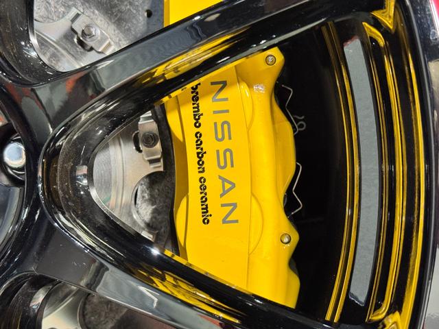 GT-R ニスモ スペシャルエディション 最終MY25モデル/専用RECARO製カーボンバックバケットシート/専用カーボン製エンジンフード//NISMO専用サスペンション/専用カーボンセラミックブレーキ/専用レイズ製アルミホイール(31枚目)