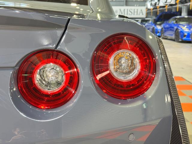 GT-R ニスモ スペシャルエディション 最終MY25モデル/専用RECARO製カーボンバックバケットシート/専用カーボン製エンジンフード//NISMO専用サスペンション/専用カーボンセラミックブレーキ/専用レイズ製アルミホイール(42枚目)