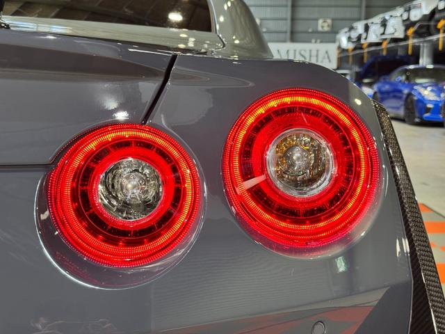 GT-R ニスモ スペシャルエディション 最終MY25モデル/専用RECARO製カーボンバックバケットシート/専用カーボン製エンジンフード//NISMO専用サスペンション/専用カーボンセラミックブレーキ/専用レイズ製アルミホイール(44枚目)