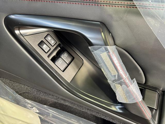 GT-R ニスモ スペシャルエディション 最終MY25モデル/専用RECARO製カーボンバックバケットシート/専用カーボン製エンジンフード//NISMO専用サスペンション/専用カーボンセラミックブレーキ/専用レイズ製アルミホイール(60枚目)