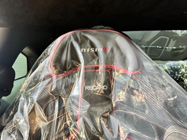 GT-R ニスモ スペシャルエディション 最終MY25モデル/専用RECARO製カーボンバックバケットシート/専用カーボン製エンジンフード//NISMO専用サスペンション/専用カーボンセラミックブレーキ/専用レイズ製アルミホイール(63枚目)