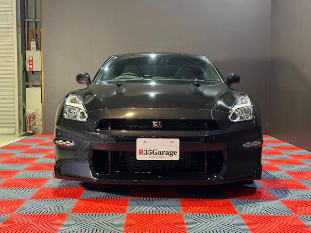 GT-R プレミアムエディション T-スペック /MY24モデル/純正ドラレコ/純正フロアマット/Tスペック専用内装/Tスペック専用サスペンション/専用カーボンセラミックブレーキ/専用レイズ製鍛造ホイール(ブロンズ)(4枚目)
