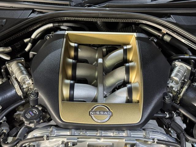 GT-R プレミアムエディション T-スペック /MY24モデル/純正ドラレコ/純正フロアマット/Tスペック専用内装/Tスペック専用サスペンション/専用カーボンセラミックブレーキ/専用レイズ製鍛造ホイール(ブロンズ)(13枚目)
