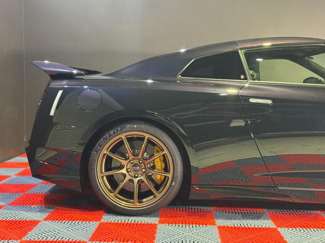 GT-R プレミアムエディション T-スペック /MY24モデル/純正ドラレコ/純正フロアマット/Tスペック専用内装/Tスペック専用サスペンション/専用カーボンセラミックブレーキ/専用レイズ製鍛造ホイール(ブロンズ)(20枚目)