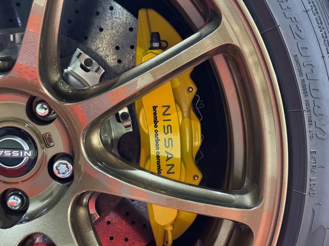 GT-R プレミアムエディション T-スペック /MY24モデル/純正ドラレコ/純正フロアマット/Tスペック専用内装/Tスペック専用サスペンション/専用カーボンセラミックブレーキ/専用レイズ製鍛造ホイール(ブロンズ)(22枚目)