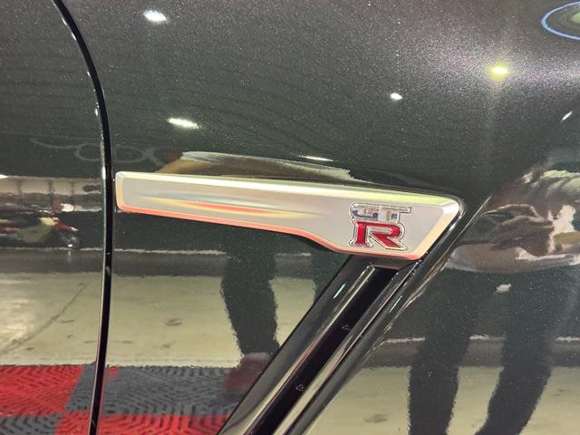 GT-R プレミアムエディション T-スペック /MY24モデル/純正ドラレコ/純正フロアマット/Tスペック専用内装/Tスペック専用サスペンション/専用カーボンセラミックブレーキ/専用レイズ製鍛造ホイール(ブロンズ)(24枚目)