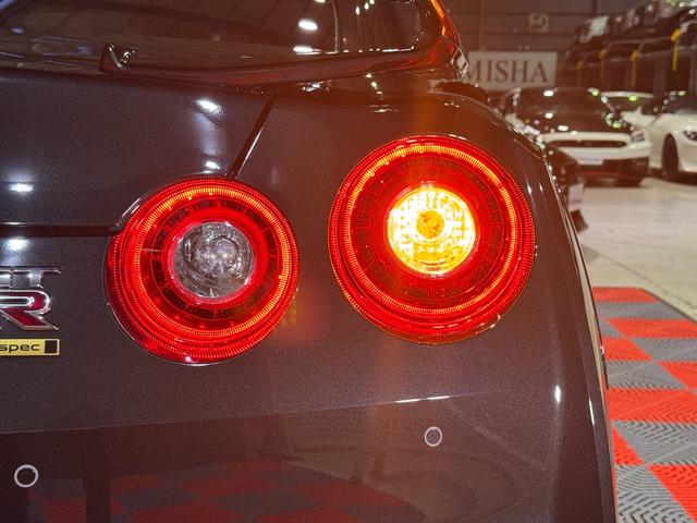 GT-R プレミアムエディション T-スペック /MY24モデル/純正ドラレコ/純正フロアマット/Tスペック専用内装/Tスペック専用サスペンション/専用カーボンセラミックブレーキ/専用レイズ製鍛造ホイール(ブロンズ)(35枚目)