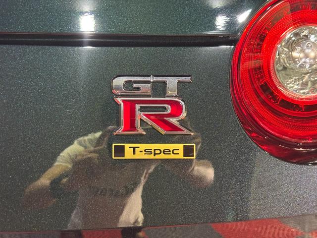 GT-R プレミアムエディション T-スペック /MY24モデル/純正ドラレコ/純正フロアマット/Tスペック専用内装/Tスペック専用サスペンション/専用カーボンセラミックブレーキ/専用レイズ製鍛造ホイール(ブロンズ)(40枚目)