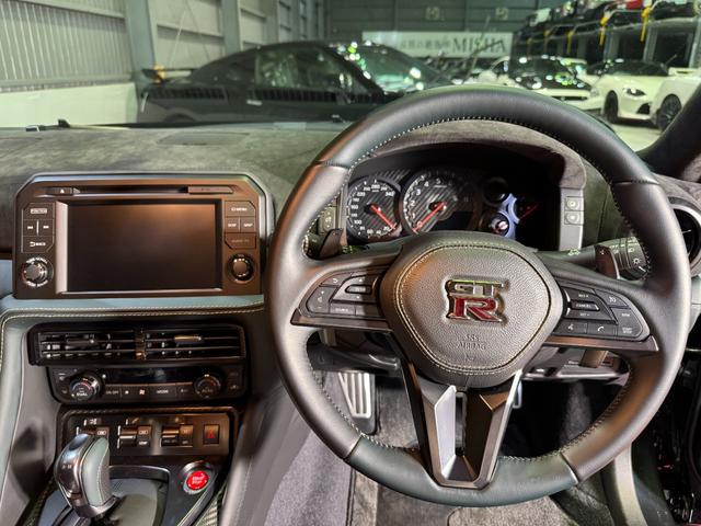 GT-R プレミアムエディション T-スペック /MY24モデル/純正ドラレコ/純正フロアマット/Tスペック専用内装/Tスペック専用サスペンション/専用カーボンセラミックブレーキ/専用レイズ製鍛造ホイール(ブロンズ)(53枚目)