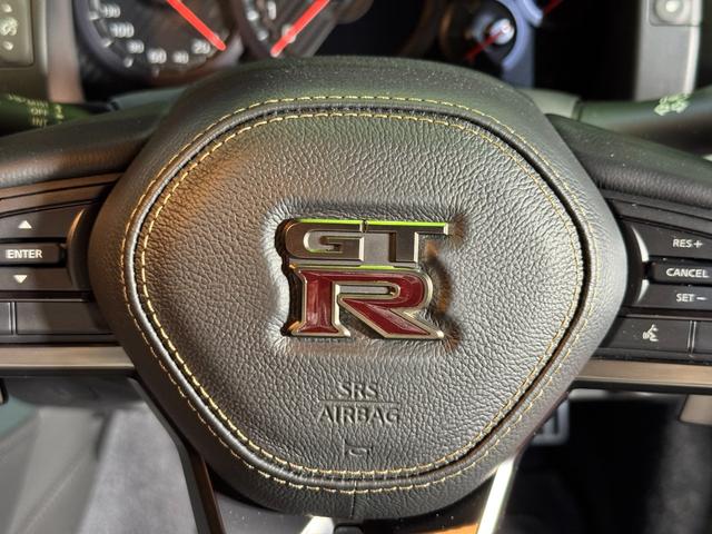 GT-R プレミアムエディション T-スペック /MY24モデル/純正ドラレコ/純正フロアマット/Tスペック専用内装/Tスペック専用サスペンション/専用カーボンセラミックブレーキ/専用レイズ製鍛造ホイール(ブロンズ)(56枚目)
