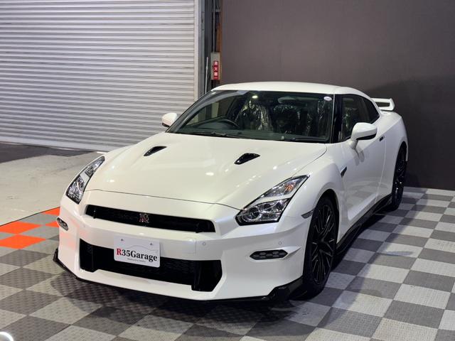 GT-R ピュアエディション /最終MY25モデル/デイライトキャンセラースイッチ/プライバシーガラス/純正フロアマット/新車ビニール付き/レイズ製20インチアルミホイール/FUJITSUBO製チタン合金マフラー(7枚目)