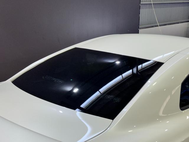 GT-R ピュアエディション /最終MY25モデル/デイライトキャンセラースイッチ/プライバシーガラス/純正フロアマット/新車ビニール付き/レイズ製20インチアルミホイール/FUJITSUBO製チタン合金マフラー(33枚目)