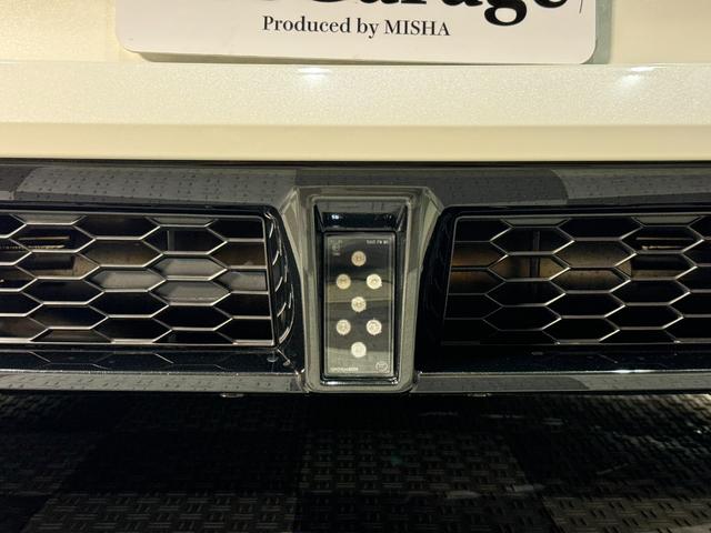 GT-R ピュアエディション /最終MY25モデル/デイライトキャンセラースイッチ/プライバシーガラス/純正フロアマット/新車ビニール付き/レイズ製20インチアルミホイール/FUJITSUBO製チタン合金マフラー(38枚目)