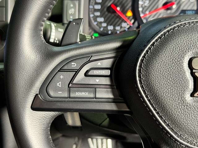 GT-R ピュアエディション /最終MY25モデル/デイライトキャンセラースイッチ/プライバシーガラス/純正フロアマット/新車ビニール付き/レイズ製20インチアルミホイール/FUJITSUBO製チタン合金マフラー(48枚目)