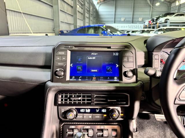 GT-R ピュアエディション /最終MY25モデル/デイライトキャンセラースイッチ/プライバシーガラス/純正フロアマット/新車ビニール付き/レイズ製20インチアルミホイール/FUJITSUBO製チタン合金マフラー(52枚目)