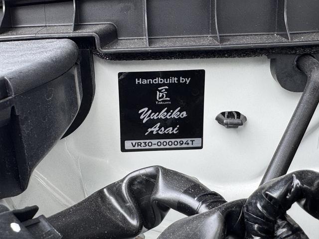 スカイライン ニスモリミテッド 限定100台/ワンオーナー/専用匠組立てエンジン/専用エンケイ製19インチホイール/専用シリアルナンバープレート/サンルーフ/専用匠ネームラベル/専用RECARO製シート/NISMOフロアマット(19枚目)