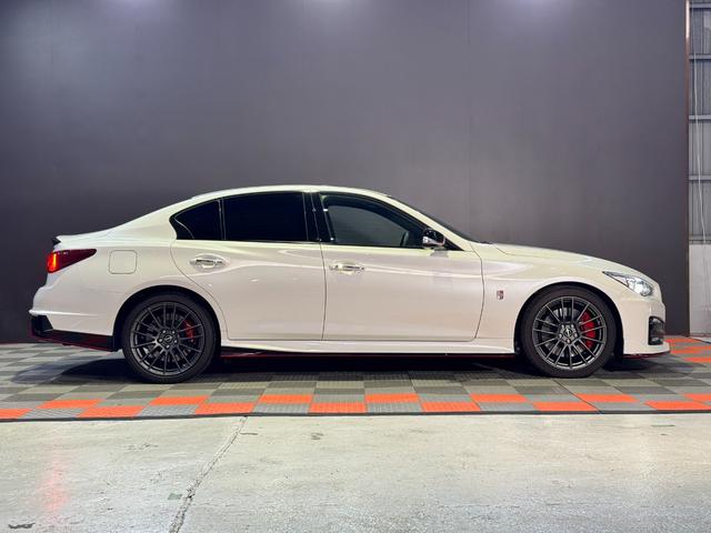 スカイライン ニスモリミテッド 限定100台/ワンオーナー/専用匠組立てエンジン/専用エンケイ製19インチホイール/専用シリアルナンバープレート/サンルーフ/専用匠ネームラベル/専用RECARO製シート/NISMOフロアマット(20枚目)