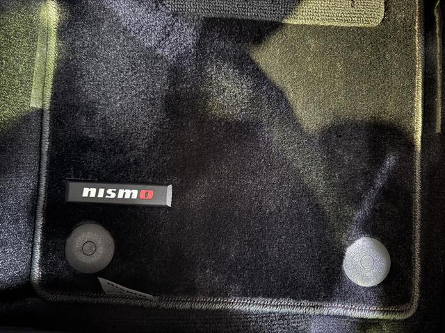 スカイライン ニスモリミテッド 限定100台/ワンオーナー/専用匠組立てエンジン/専用エンケイ製19インチホイール/専用シリアルナンバープレート/サンルーフ/専用匠ネームラベル/専用RECARO製シート/NISMOフロアマット(47枚目)