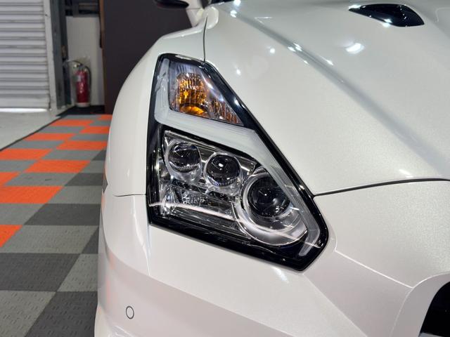GT-R プレミアムエディション R35GT-R最終モデル/MY25モデル/ワンオーナー/新車ビニール/ファッショナブルインテリア/ブルーヘブン/リア3面プライバシーガラス/BOSEサウンドシステム/レイズ製20インチアルミホイール(12枚目)