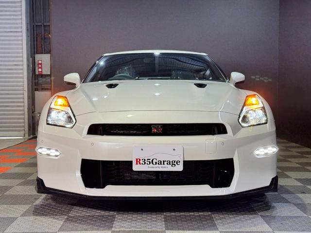 GT-R プレミアムエディション R35GT-R最終モデル/MY25モデル/ワンオーナー/新車ビニール/ファッショナブルインテリア/ブルーヘブン/リア3面プライバシーガラス/BOSEサウンドシステム/レイズ製20インチアルミホイール(15枚目)
