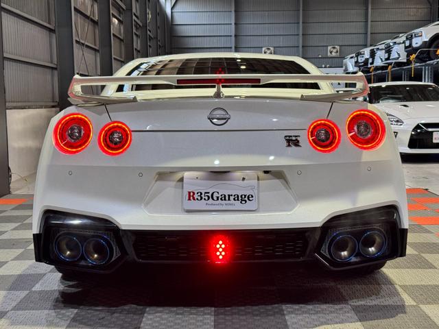 GT-R プレミアムエディション R35GT-R最終モデル/MY25モデル/ワンオーナー/新車ビニール/ファッショナブルインテリア/ブルーヘブン/リア3面プライバシーガラス/BOSEサウンドシステム/レイズ製20インチアルミホイール(40枚目)