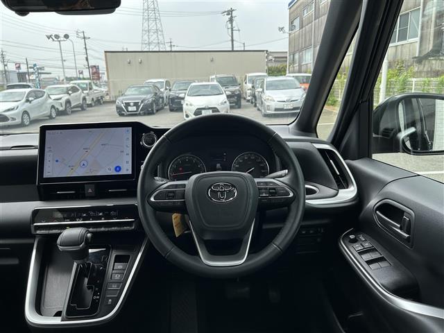 ヴォクシー S-G 福祉車両/両側パワスラ/7人乗り/フリップダウンモニター/純正ナビ/フルセグTV/Bluetooth/ビルトインETC2.0/プッシュスタート/レザーステアリング/衝突軽減ブレーキ/サイドリフトUP/(11枚目)