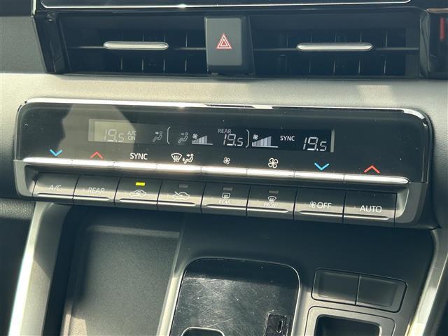 ヴォクシー S-G 福祉車両/両側パワスラ/7人乗り/フリップダウンモニター/純正ナビ/フルセグTV/Bluetooth/ビルトインETC2.0/プッシュスタート/レザーステアリング/衝突軽減ブレーキ/サイドリフトUP/(20枚目)