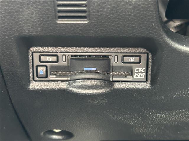 ヴォクシー S-G 福祉車両/両側パワスラ/7人乗り/フリップダウンモニター/純正ナビ/フルセグTV/Bluetooth/ビルトインETC2.0/プッシュスタート/レザーステアリング/衝突軽減ブレーキ/サイドリフトUP/(23枚目)