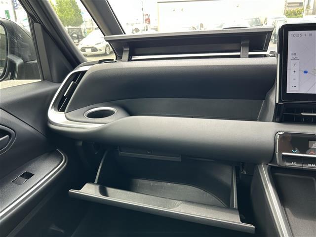 ヴォクシー S-G 福祉車両/両側パワスラ/7人乗り/フリップダウンモニター/純正ナビ/フルセグTV/Bluetooth/ビルトインETC2.0/プッシュスタート/レザーステアリング/衝突軽減ブレーキ/サイドリフトUP/(25枚目)