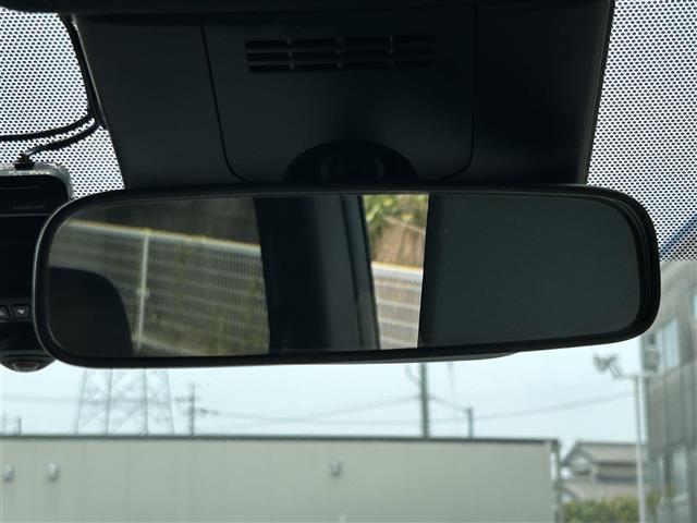 ヴォクシー S-G 福祉車両/両側パワスラ/7人乗り/フリップダウンモニター/純正ナビ/フルセグTV/Bluetooth/ビルトインETC2.0/プッシュスタート/レザーステアリング/衝突軽減ブレーキ/サイドリフトUP/(27枚目)