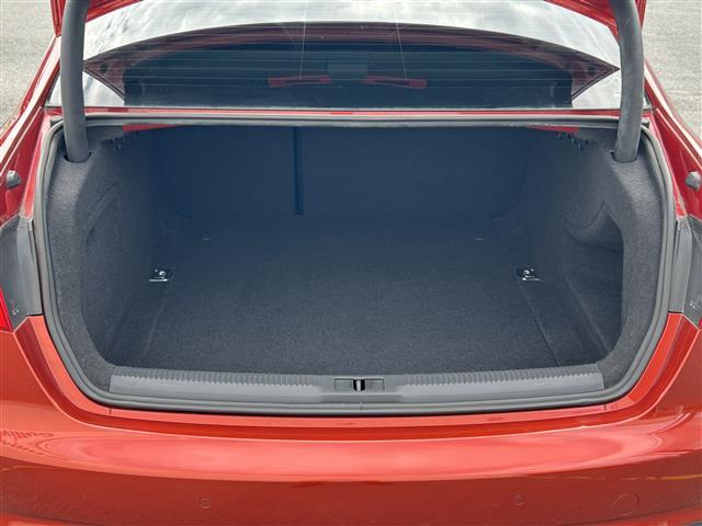 A4 2.0TFSI 純正ナビ/ワンセグTV/Bカメラ/ETC/BT/プッシュスタート/アイドリングストップ/コーナーセンサー/レザーステアリング/パワーシート/(6枚目)