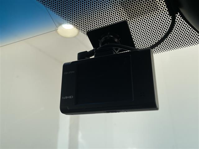 ハリアー プレミアム 1オナ/黒革シート/純正ナビ/クルコン/ETC/バックカメラ/レザーステアリング/パワーバックドア/プッシュスタート/パワーシート/フルセグTV/シートヒーター/Bluetooth/AUTOライト/(15枚目)