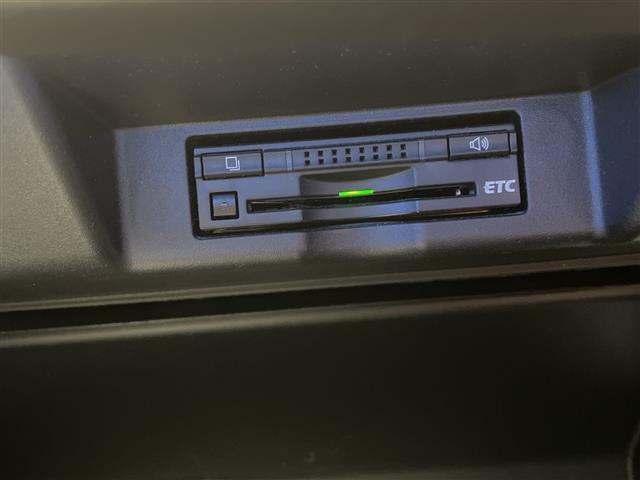 ハリアー プレミアム 1オナ/黒革シート/純正ナビ/クルコン/ETC/バックカメラ/レザーステアリング/パワーバックドア/プッシュスタート/パワーシート/フルセグTV/シートヒーター/Bluetooth/AUTOライト/(18枚目)