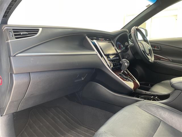 ハリアー プレミアム 1オナ/黒革シート/純正ナビ/クルコン/ETC/バックカメラ/レザーステアリング/パワーバックドア/プッシュスタート/パワーシート/フルセグTV/シートヒーター/Bluetooth/AUTOライト/(23枚目)