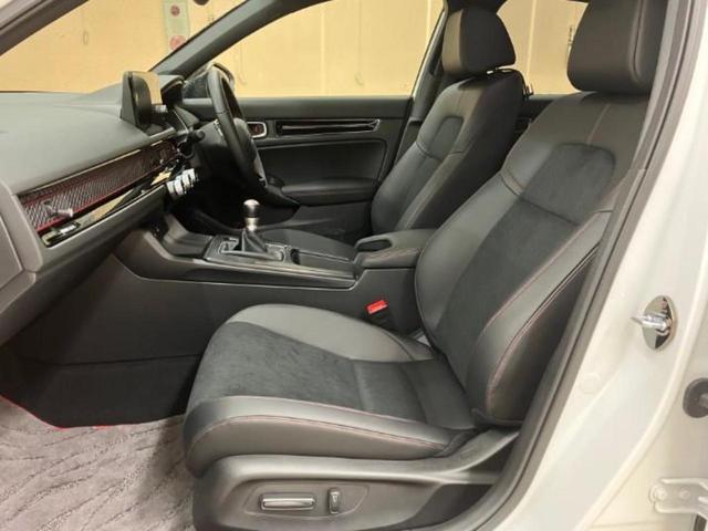シビック RS 保証書/ディスプレイオーディオ+ナビ9インチ/シートヒーター 前席/車線逸脱防止支援システム/シート ハーフレザー/ヘッドランプ LED/Bluetooth接続/ETC2.0 バックカメラ 電動シート(5枚目)