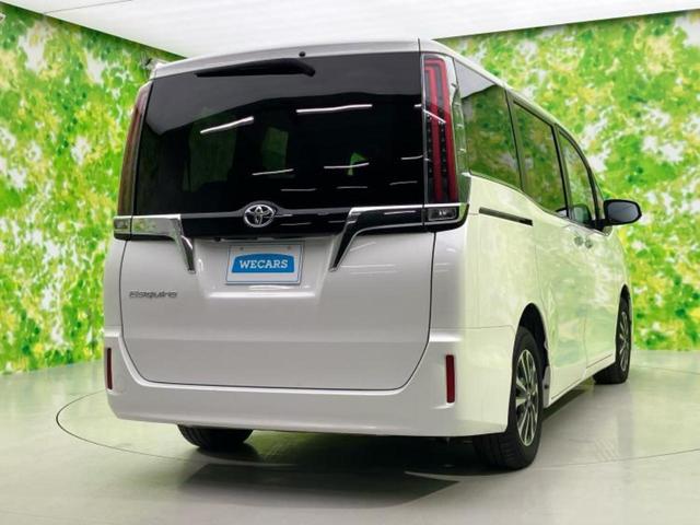 エスクァイア Gi 新品タイヤ/保証書/純正 10インチ ナビ/フリップダウンモニター 純正 12.1インチ/トヨタセーフティセンス/両側電動スライドドア/シートヒーター 前席/車線逸脱防止支援システム/シート 合皮(3枚目)