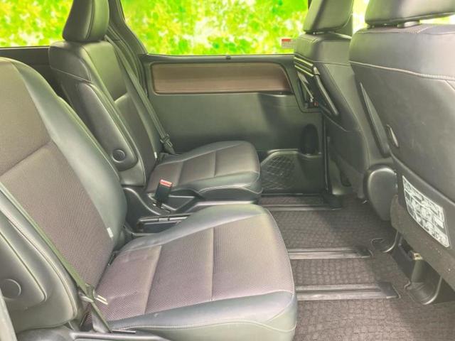 エスクァイア Gi 新品タイヤ/保証書/純正 10インチ ナビ/フリップダウンモニター 純正 12.1インチ/トヨタセーフティセンス/両側電動スライドドア/シートヒーター 前席/車線逸脱防止支援システム/シート 合皮(5枚目)