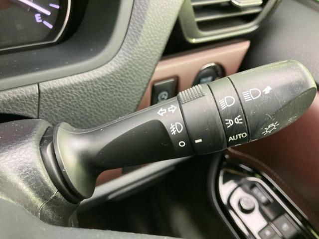 エスクァイア Gi 新品タイヤ/保証書/純正 10インチ ナビ/フリップダウンモニター 純正 12.1インチ/トヨタセーフティセンス/両側電動スライドドア/シートヒーター 前席/車線逸脱防止支援システム/シート 合皮(17枚目)