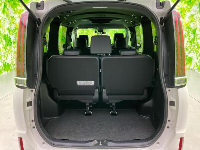 エスクァイア Gi 新品タイヤ/保証書/純正 10インチ ナビ/フリップダウンモニター 純正 12.1インチ/トヨタセーフティセンス/両側電動スライドドア/シートヒーター 前席/車線逸脱防止支援システム/シート 合皮(20枚目)